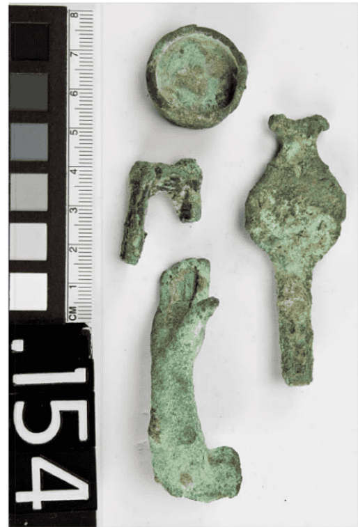 مجموعة قطع صغيرة